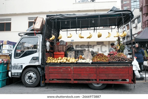 The Fruit Truck Phenomenon: Revolutionizing Healthy Snacking on the Go